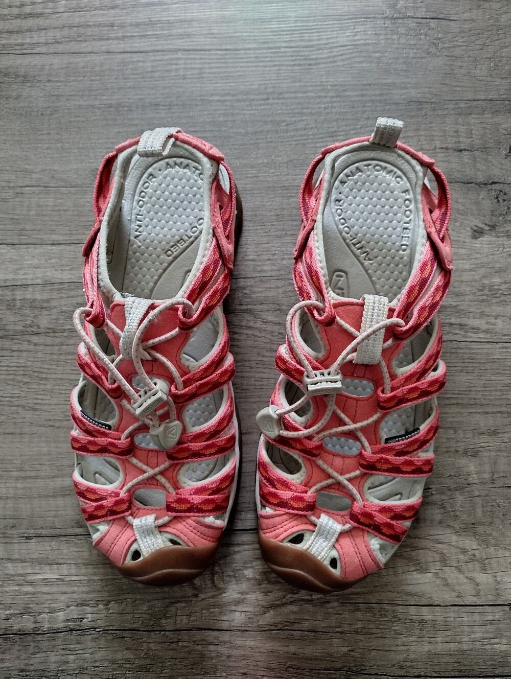 KEEN Whisper Outdoors Hiking Sandals Women's Coral Size 8